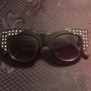 Zara eye glass